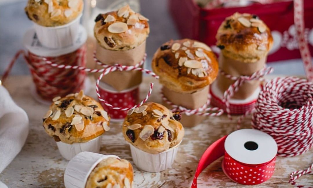 Mini Panettoni Fatti in Casa con Capperi di Salina Canditi