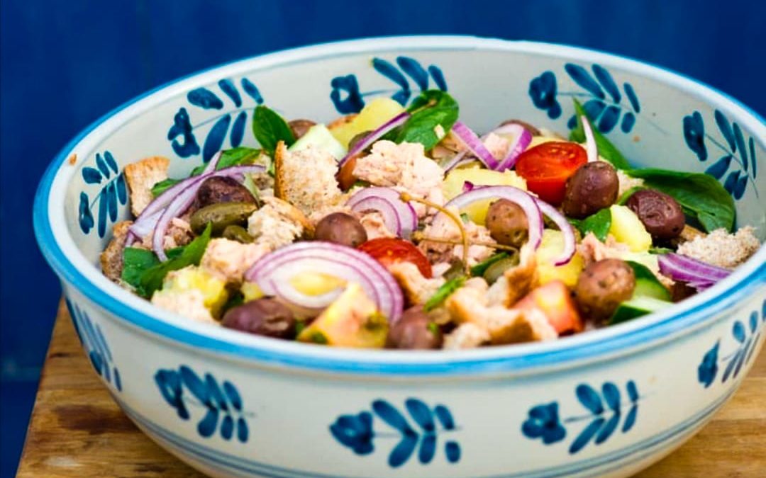 Insalata Eoliana: Ricetta tradizionale per eccellenza delle Isole Eolie