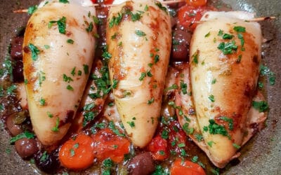 Calamari Ripieni con Capperi di Salina e Olive al Sugo